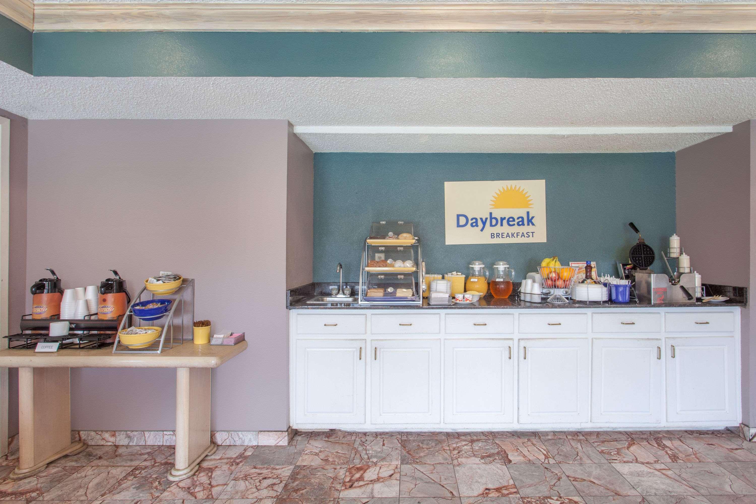 Quality Inn & Suites Decatur Priceville I-65 Eksteriør bilde